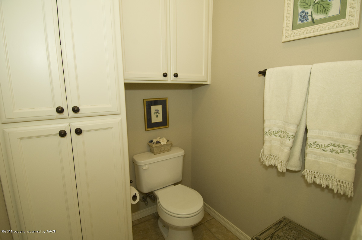 19251 Winding River Road Amarillo, TX 79119 - Photo 28 of 57 bathroom 1
