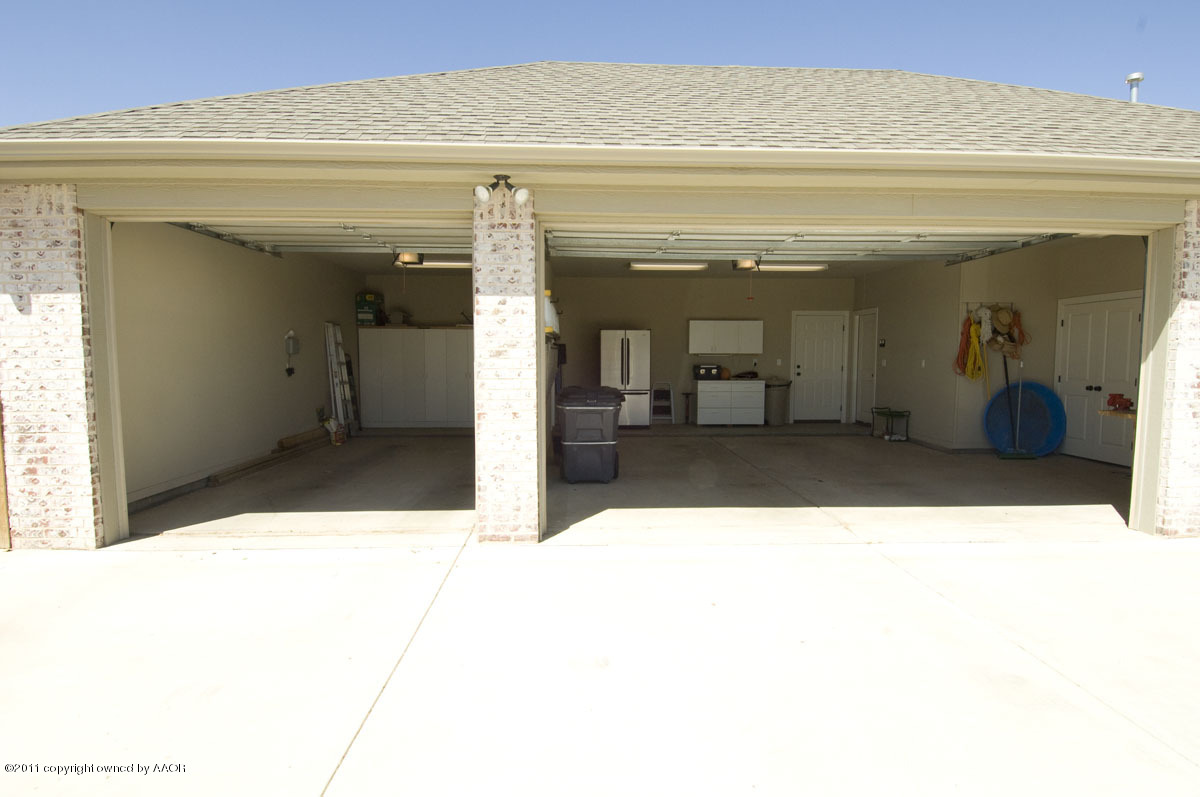 19251 Winding River Road Amarillo, TX 79119 - Photo 48 of 57 garage