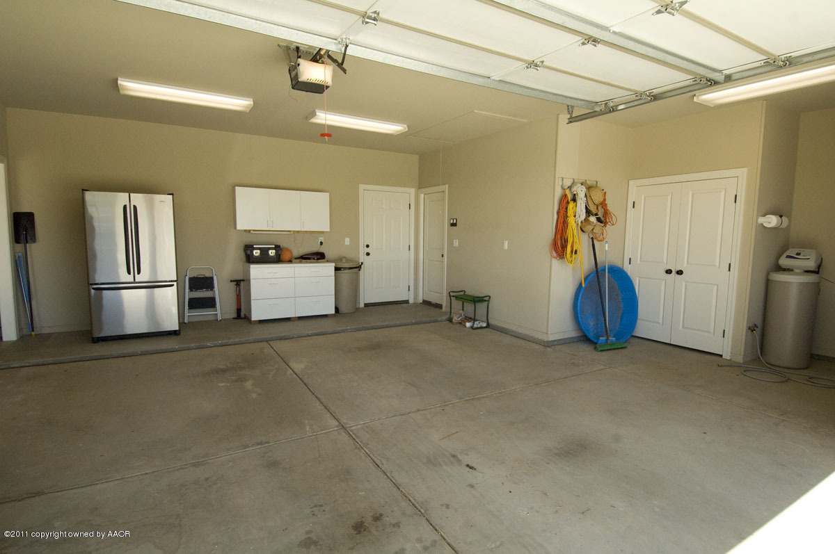 19251 Winding River Road Amarillo, TX 79119 - Photo 50 of 57 garage