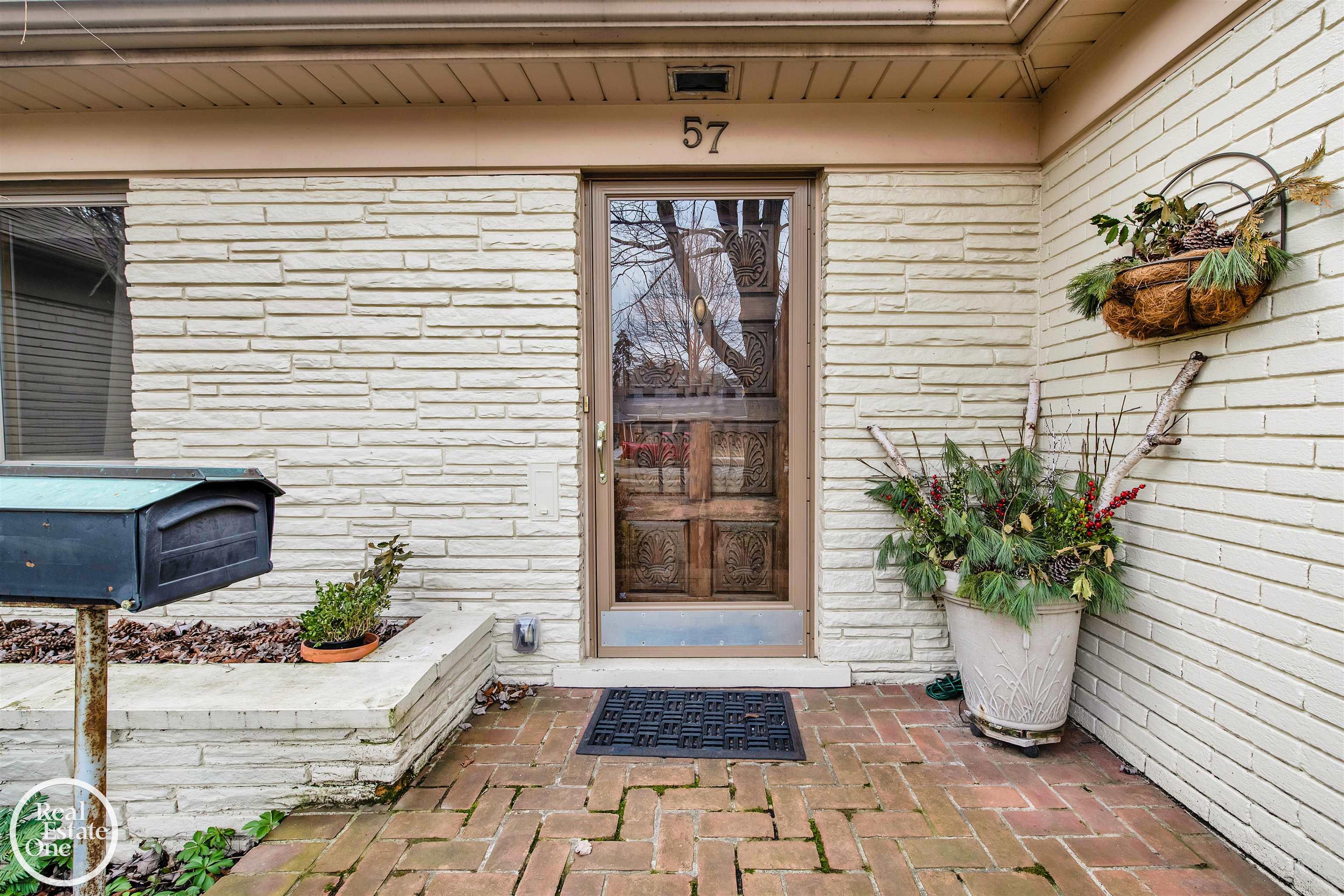 57 Hampton Road Grosse Pointe Shores, MI 48236 - Photo 4 of 35