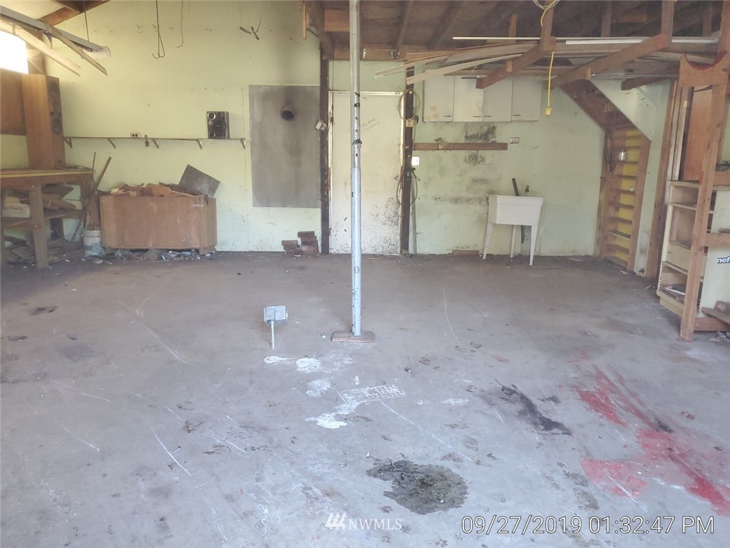 793 Rhoades Road Winlock, WA 98596 - Photo 6 of 24 a view of a storage & utility room
