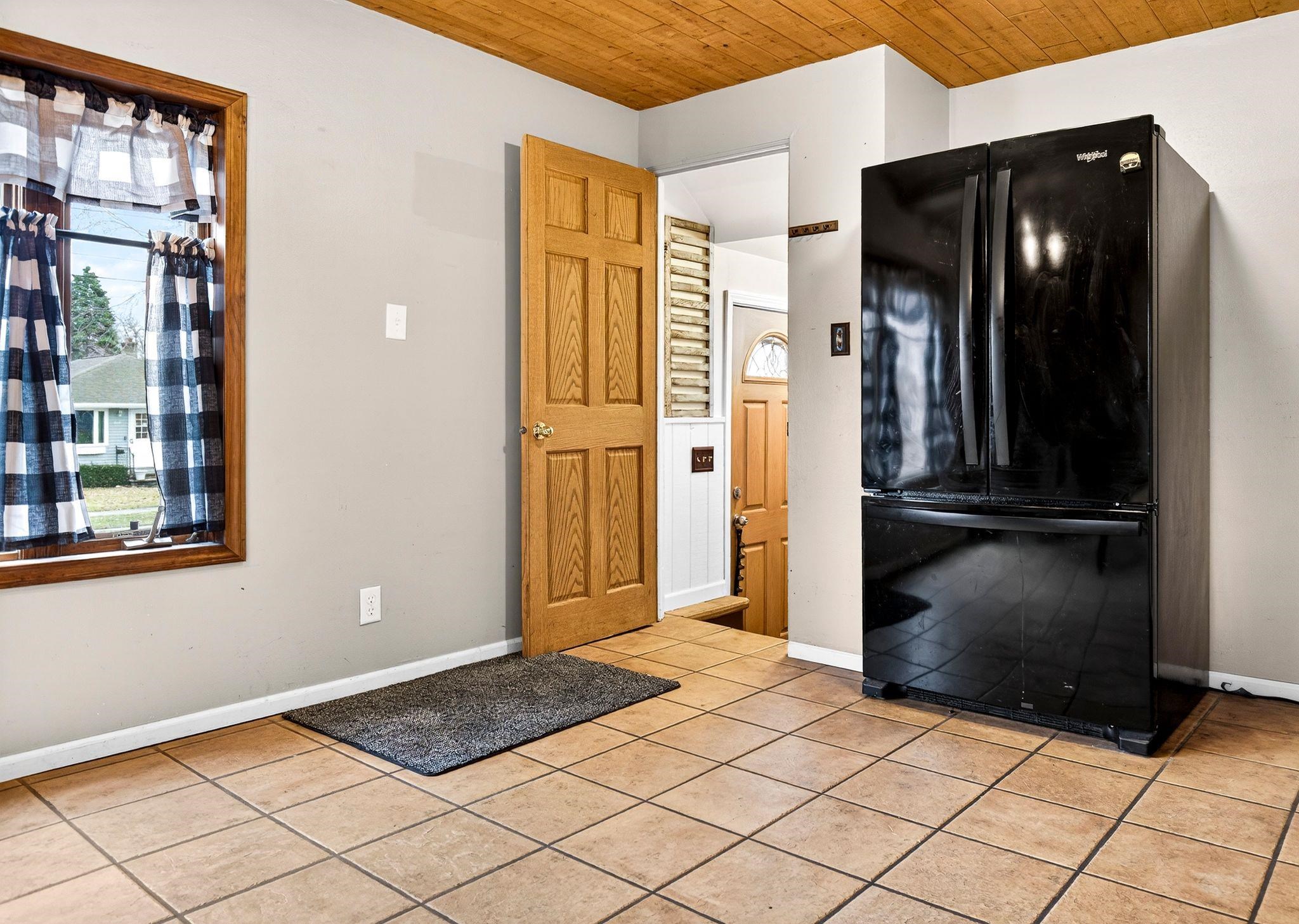 936 Lincoln Street Menasha, WI 54952 - Photo 15 of 41