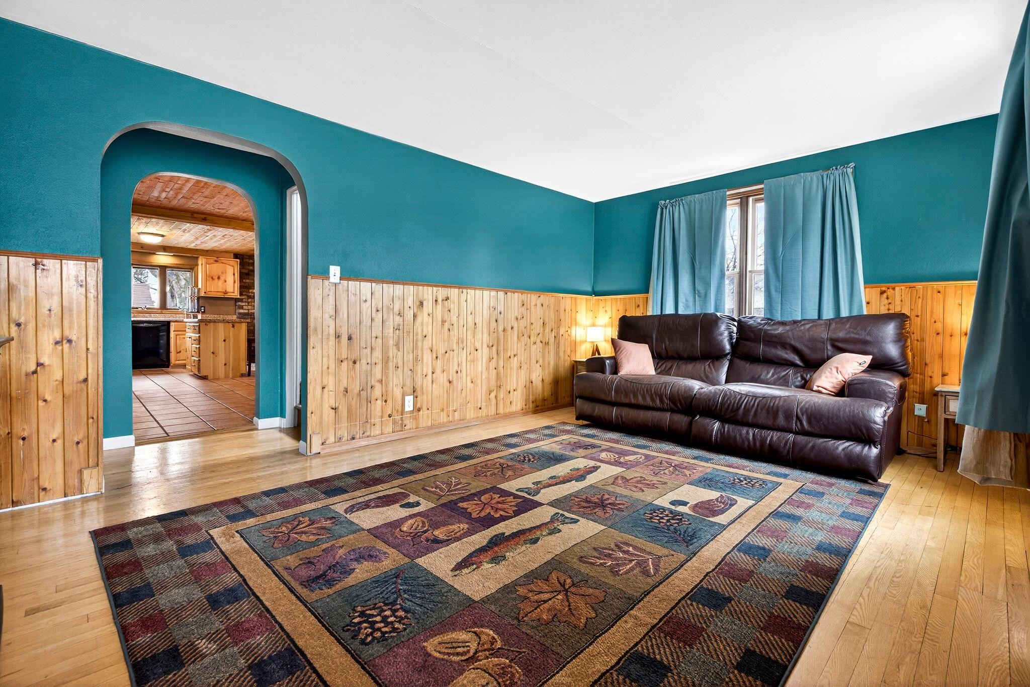 936 Lincoln Street Menasha, WI 54952 - Photo 4 of 41