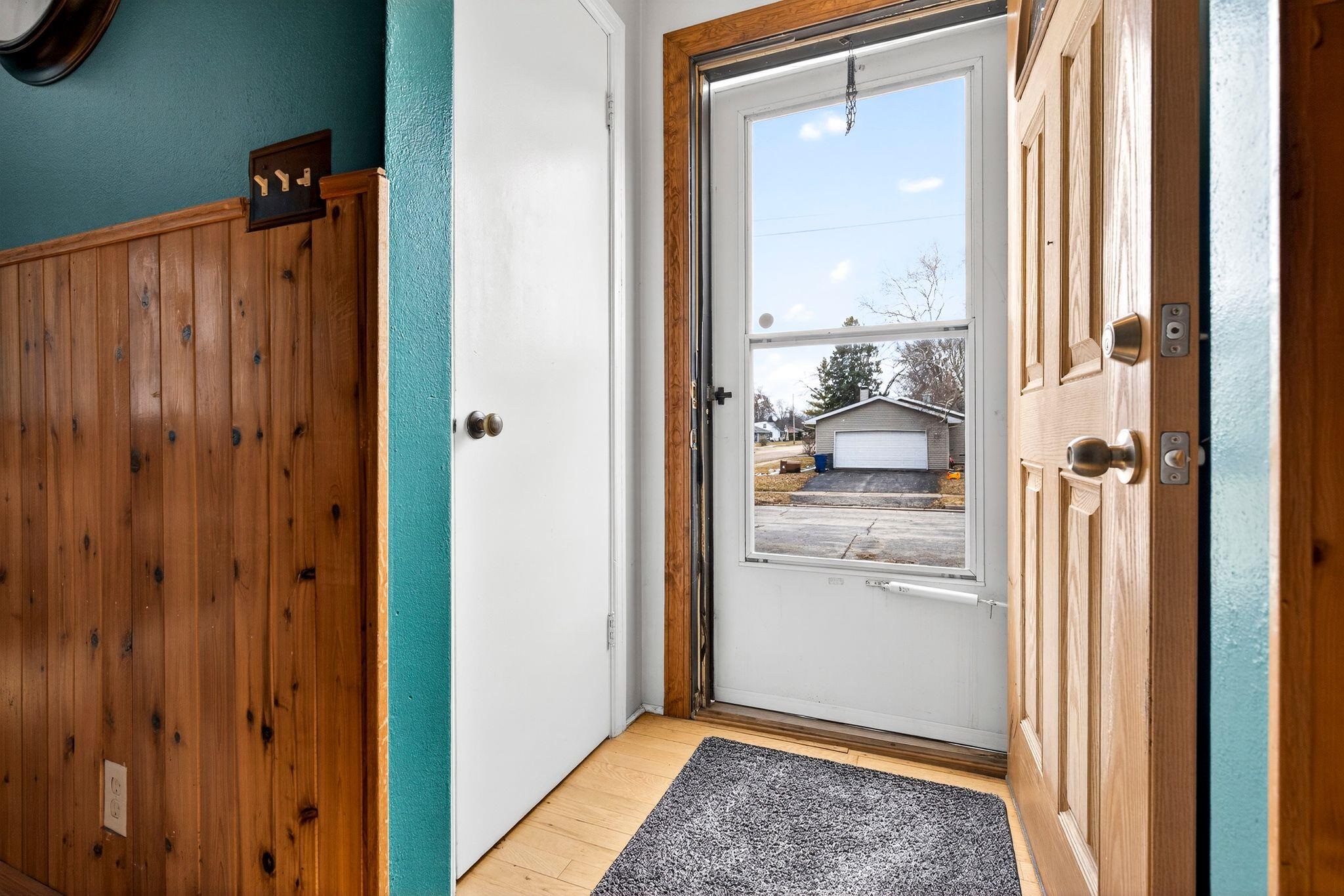 936 Lincoln Street Menasha, WI 54952 - Photo 5 of 41