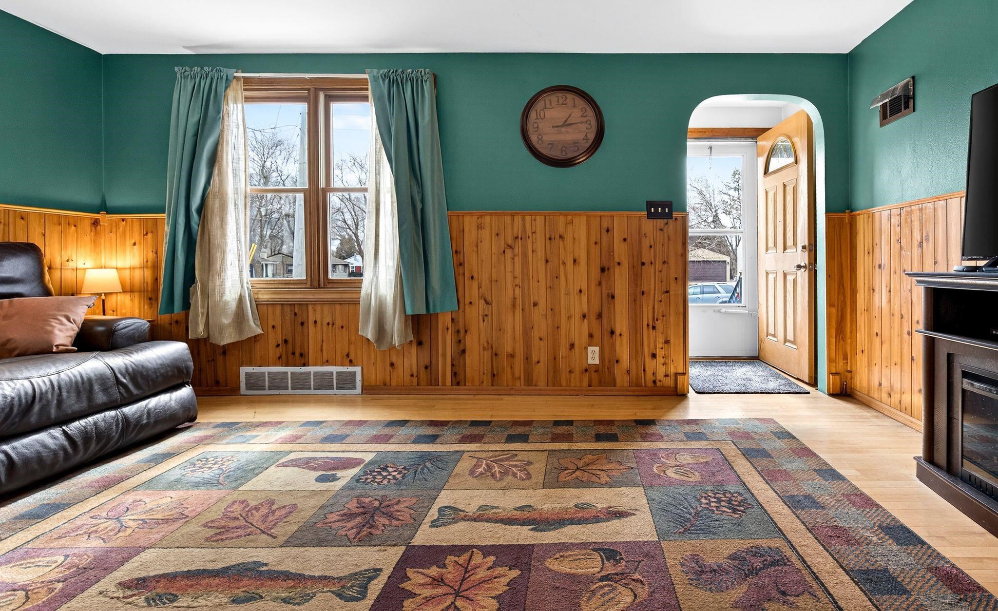 936 Lincoln Street Menasha, WI 54952 - Photo 6 of 41