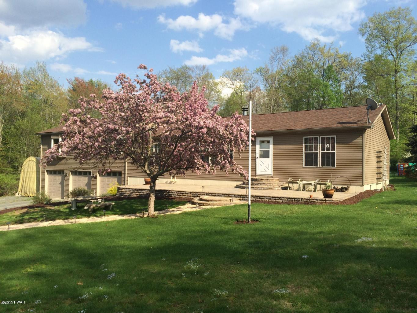 128 Frank Road Road Hawley, PA 18428 - Photo 2 of 37
