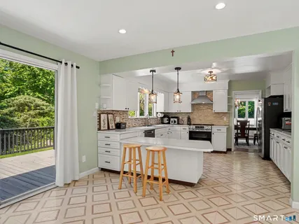 $899,000 | 2 Studio Lane, Norwalk, CT 06850