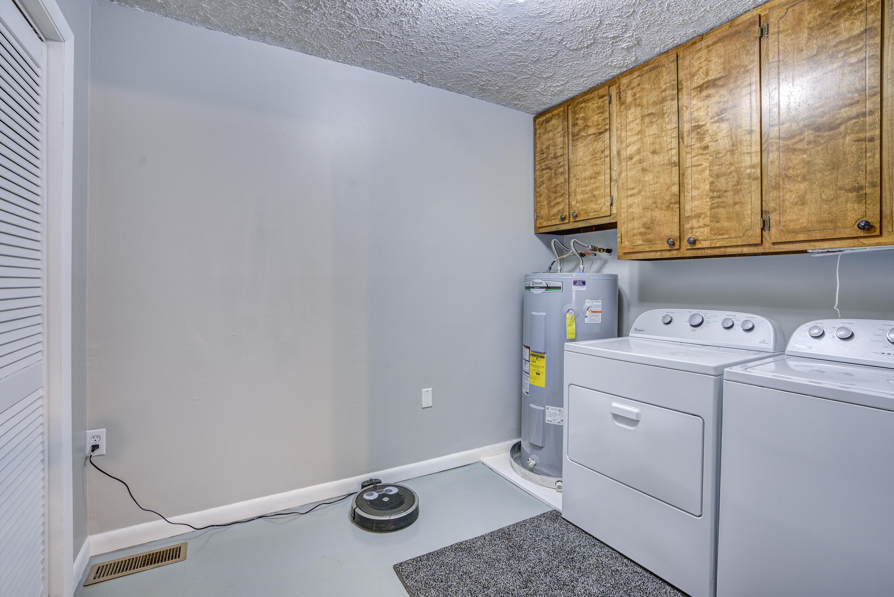 274 Escape Mountain Road Hampton, TN 37658 - Photo 17 of 50 Laundry room