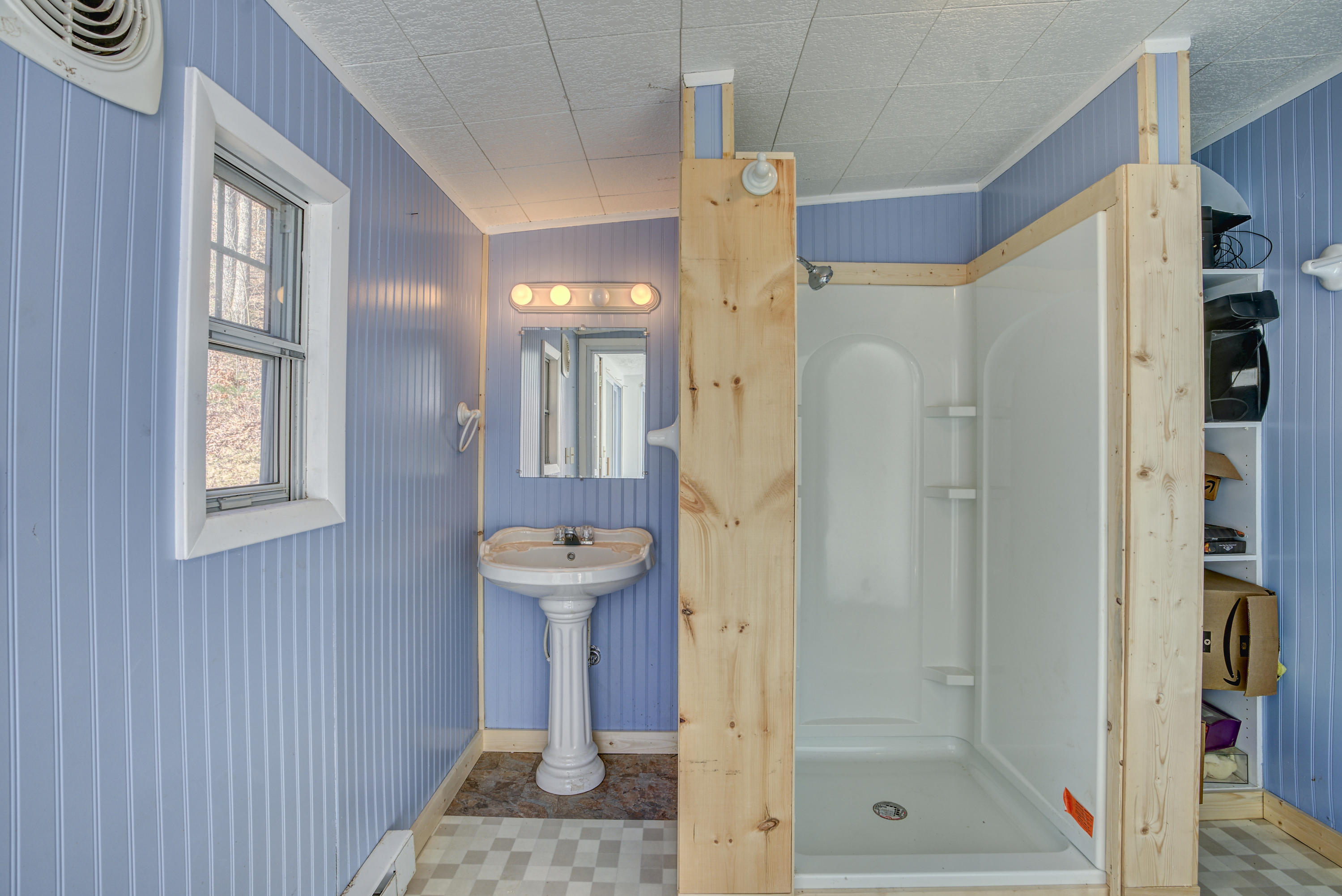 274 Escape Mountain Road Hampton, TN 37658 - Photo 32 of 50 Bathroom #3