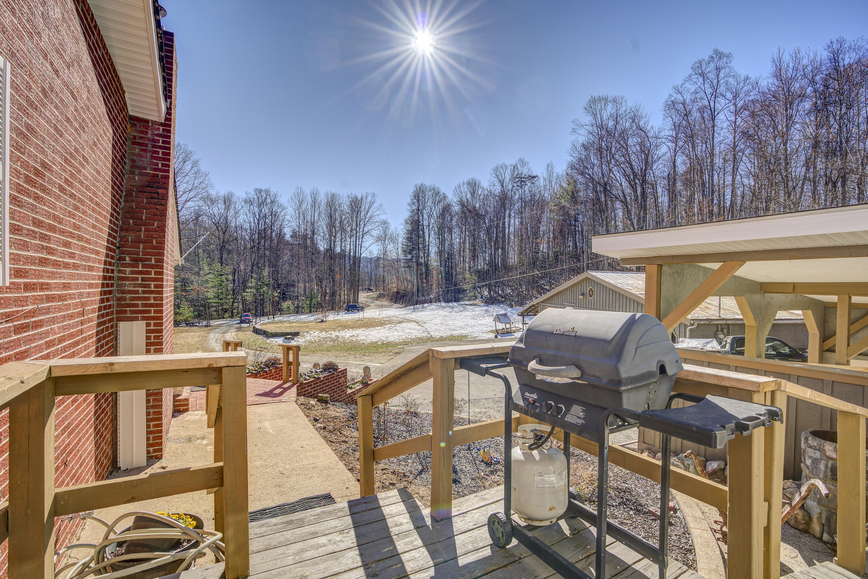 274 Escape Mountain Road Hampton, TN 37658 - Photo 33 of 50 Side porch