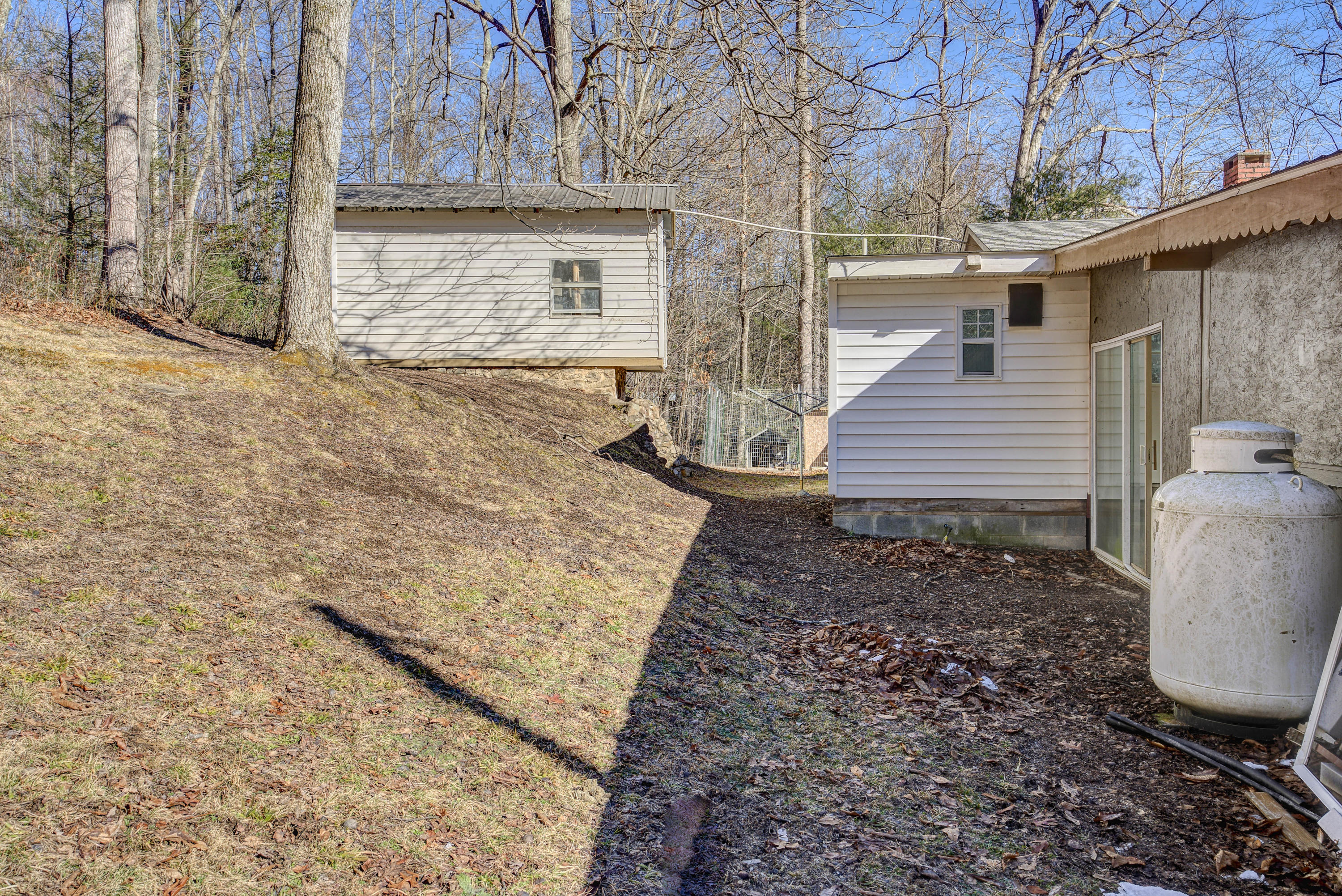 274 Escape Mountain Road Hampton, TN 37658 - Photo 37 of 50 Back of the house | Root cellar | Studio