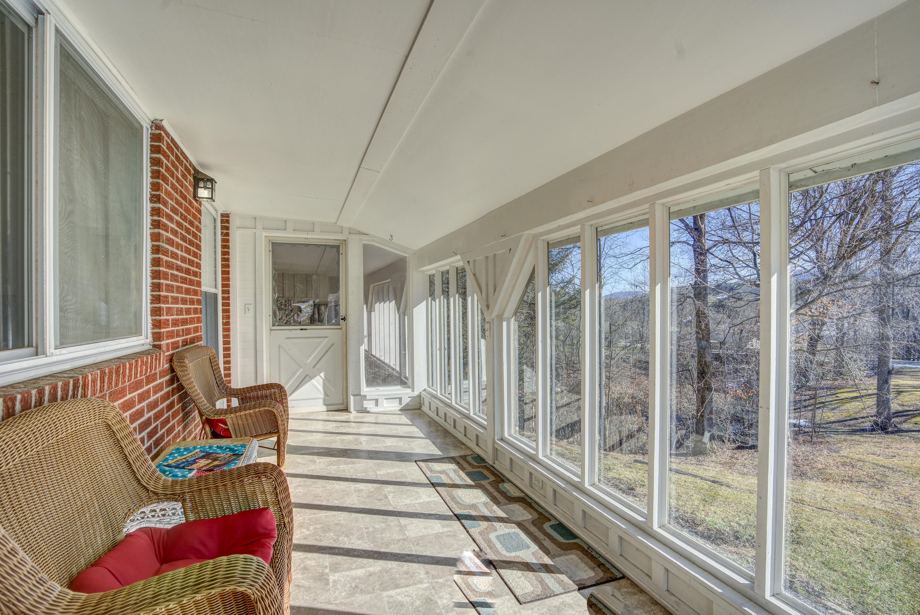 274 Escape Mountain Road Hampton, TN 37658 - Photo 4 of 50 Front porch