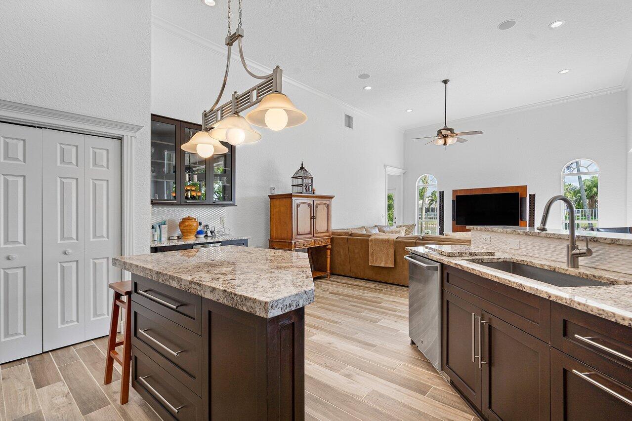 21448 Crestfalls Court Boca Raton, FL 33428 - Photo 11 of 37 012-21448CrestfallsCourt-BocaRaton-FL-33