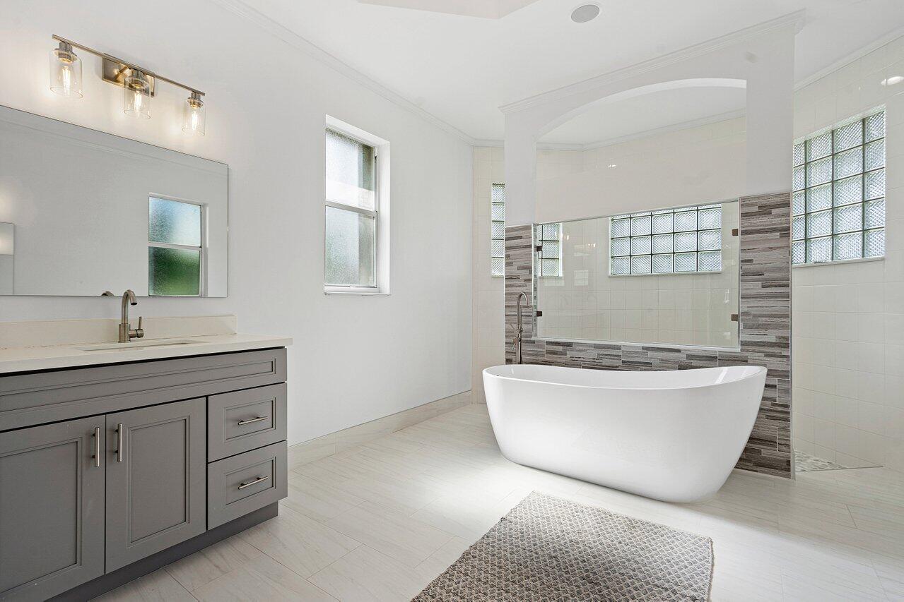 21448 Crestfalls Court Boca Raton, FL 33428 - Photo 17 of 37 MASTER BATH 1