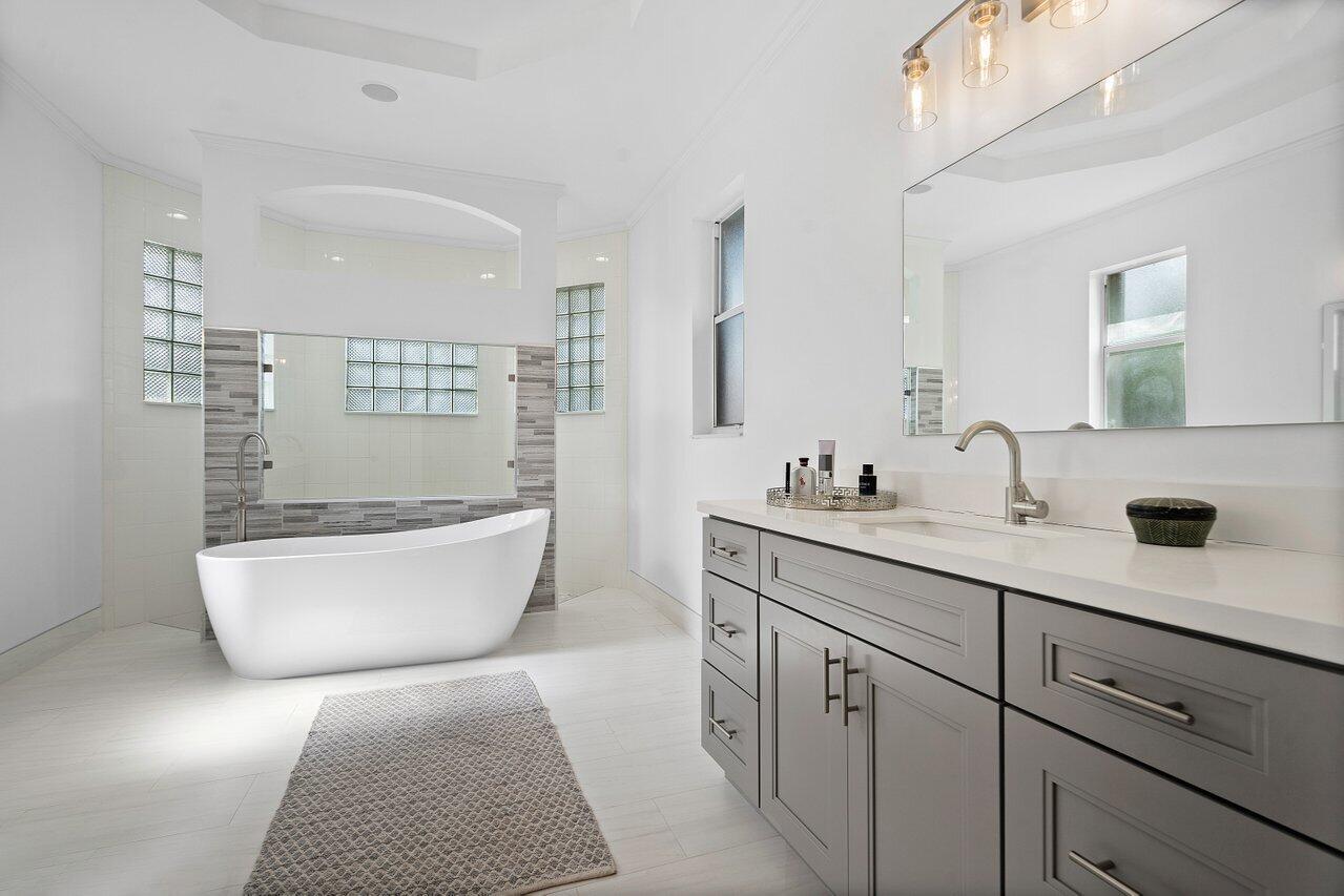 21448 Crestfalls Court Boca Raton, FL 33428 - Photo 18 of 37 MASTER BATH 2
