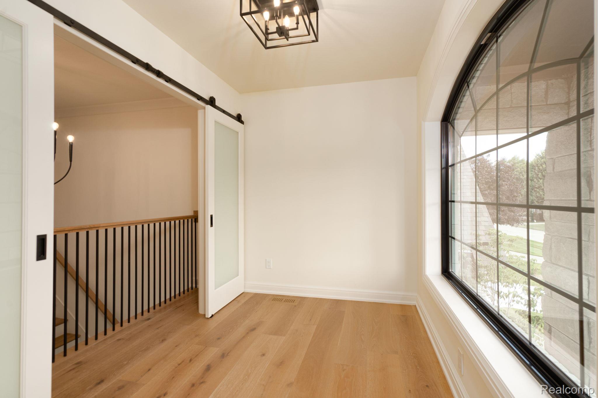 3836 Coachwood Lane Rochester, MI 48309 - Photo 54 of 82 42-web-or-mls-interiors-24.jpg