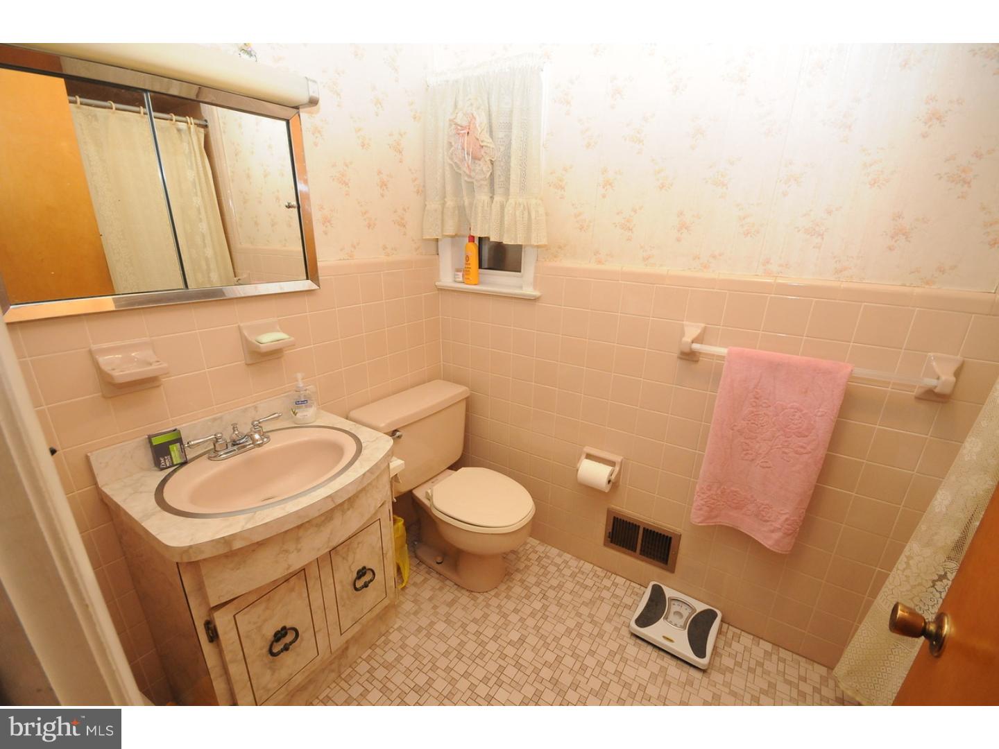 344 Wheat Road Vineland, NJ 08360 - Photo 9 of 13 Bathroom