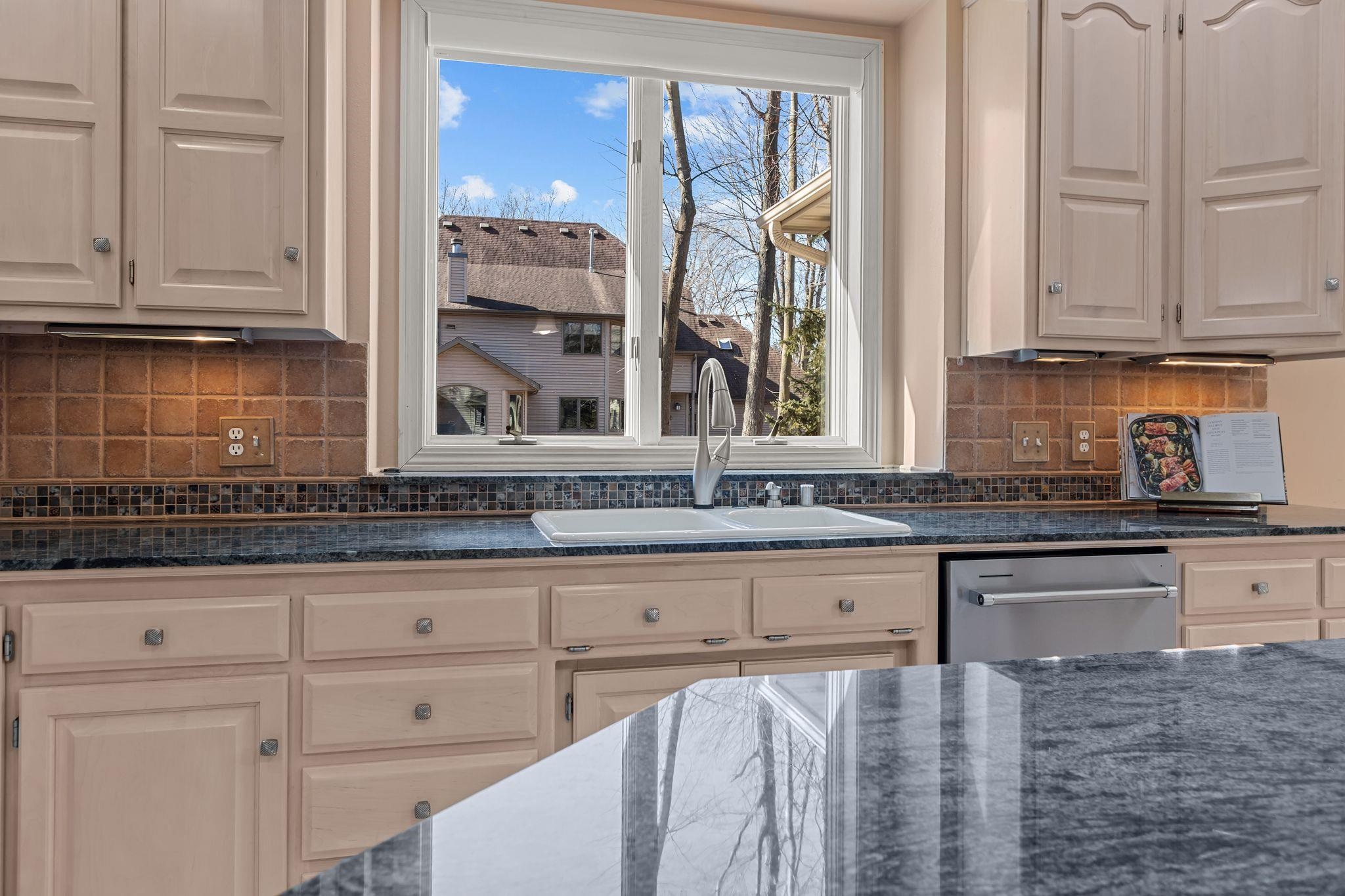 63 Brentwood Lane Appleton, WI 54915 - Photo 20 of 74