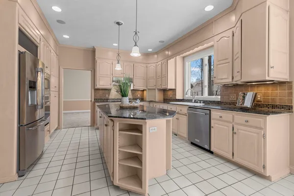 $650,000 | 63 Brentwood Lane, Appleton, WI 54915