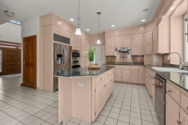 $650,000 | 63 Brentwood Lane, Appleton, WI 54915