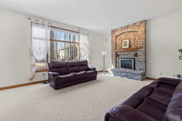$650,000 | 63 Brentwood Lane, Appleton, WI 54915
