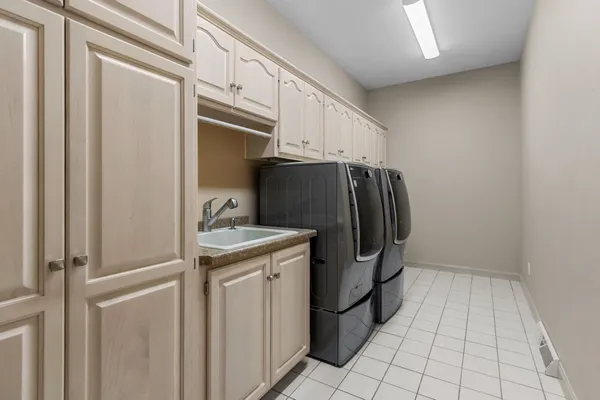 $650,000 | 63 Brentwood Lane, Appleton, WI 54915