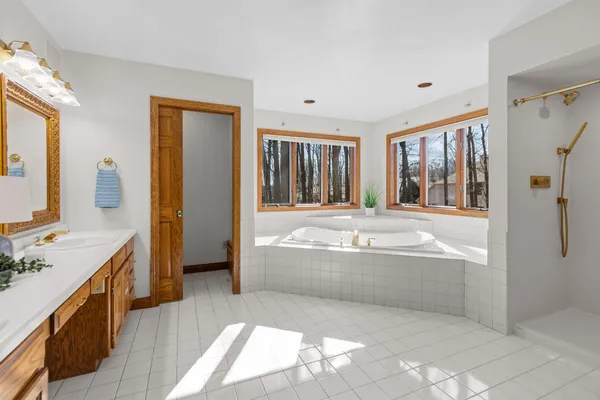 $650,000 | 63 Brentwood Lane, Appleton, WI 54915