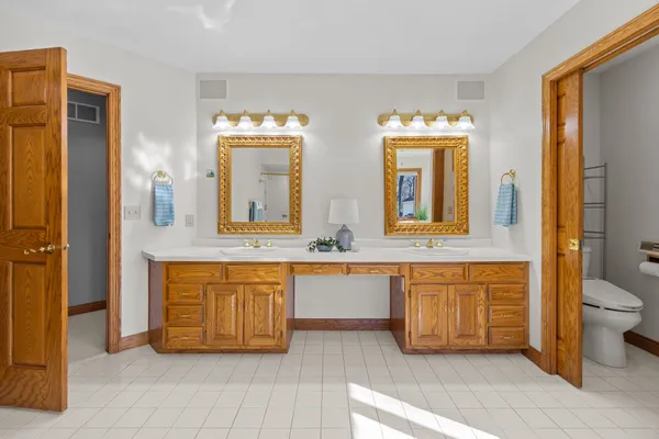 $650,000 | 63 Brentwood Lane, Appleton, WI 54915