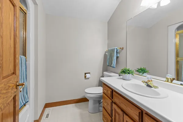 $650,000 | 63 Brentwood Lane, Appleton, WI 54915