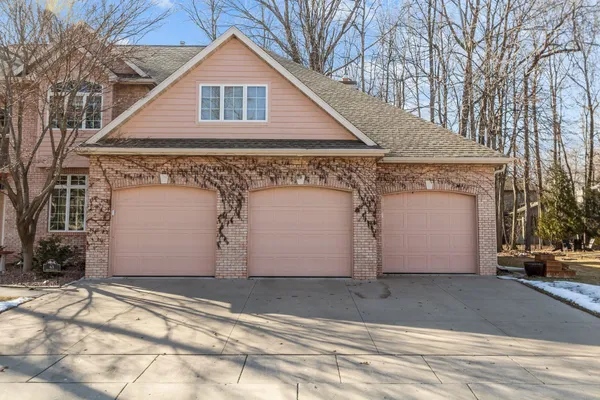 $650,000 | 63 Brentwood Lane, Appleton, WI 54915