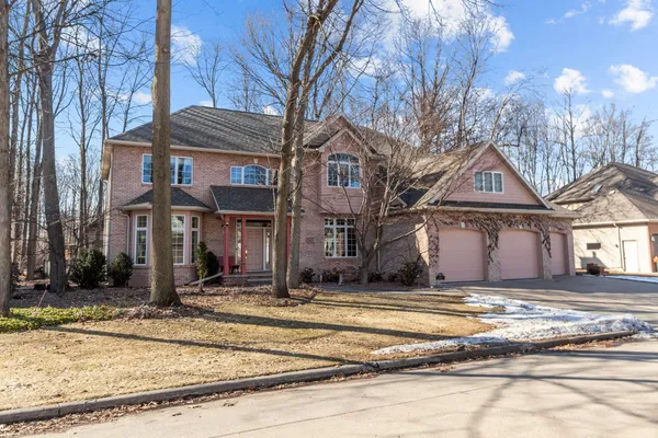 $650,000 | 63 Brentwood Lane, Appleton, WI 54915