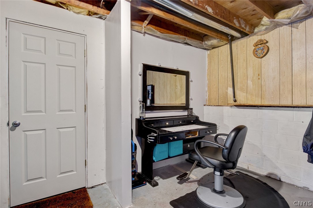 8279 Swallow Path Clay, NY 13090 - Photo 31 of 36