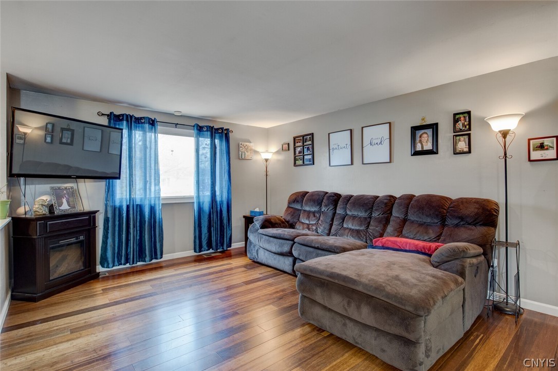 8279 Swallow Path Clay, NY 13090 - Photo 4 of 36