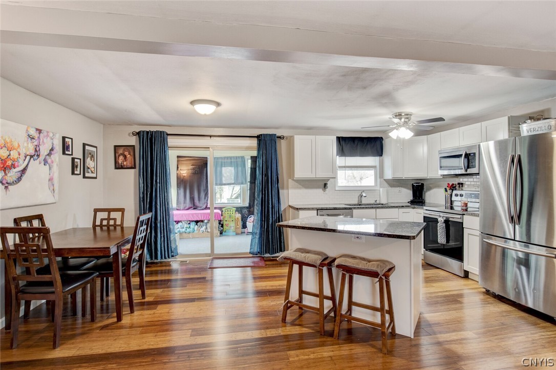 8279 Swallow Path Clay, NY 13090 - Photo 9 of 36