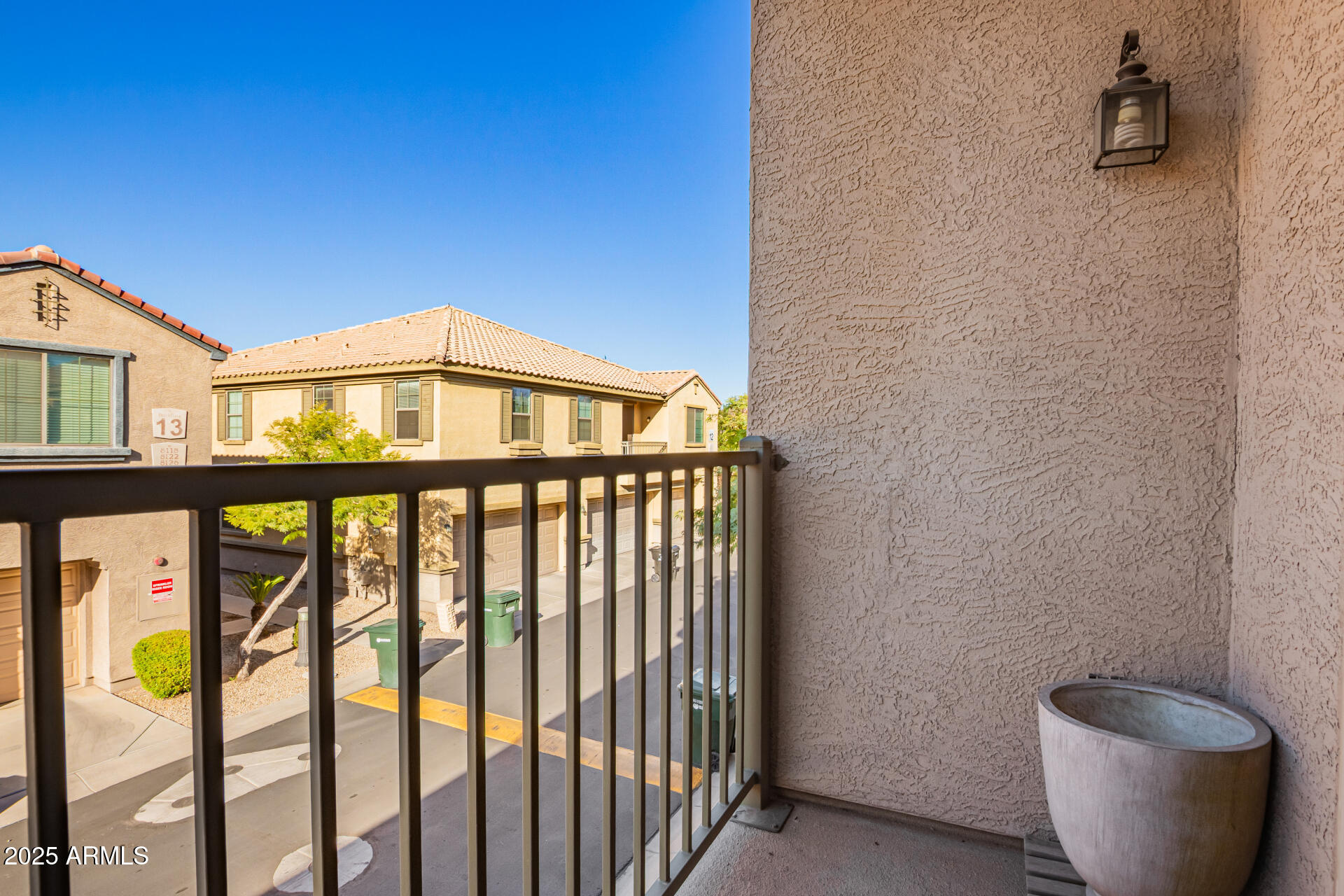 8117 West Groom Creek Road Phoenix, AZ 85043 - Photo 13 of 33 a view of a small space
