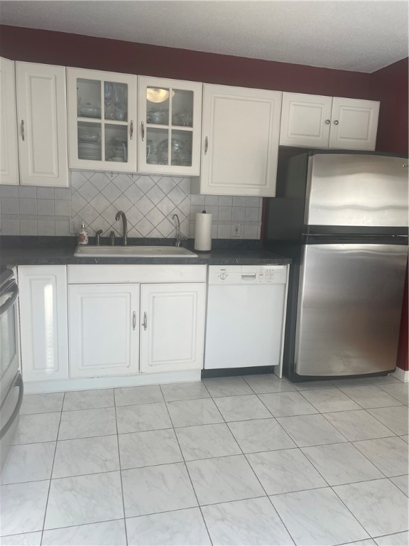 52 Springbrook Road Westerly, RI 02891 - Photo 12 of 29 kItchen