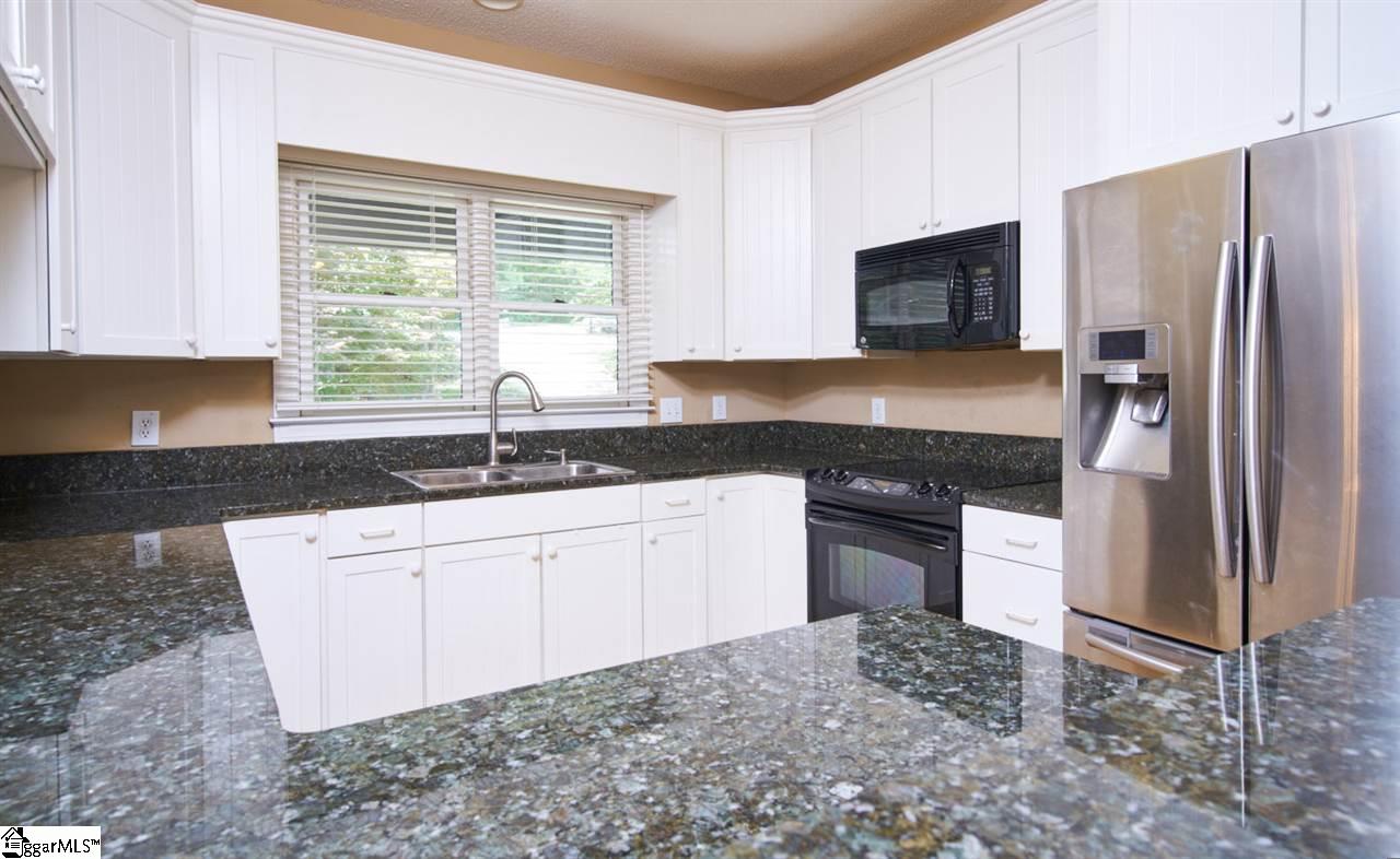 113 Raptor Way Landrum, SC 29356 - Photo 4 of 33