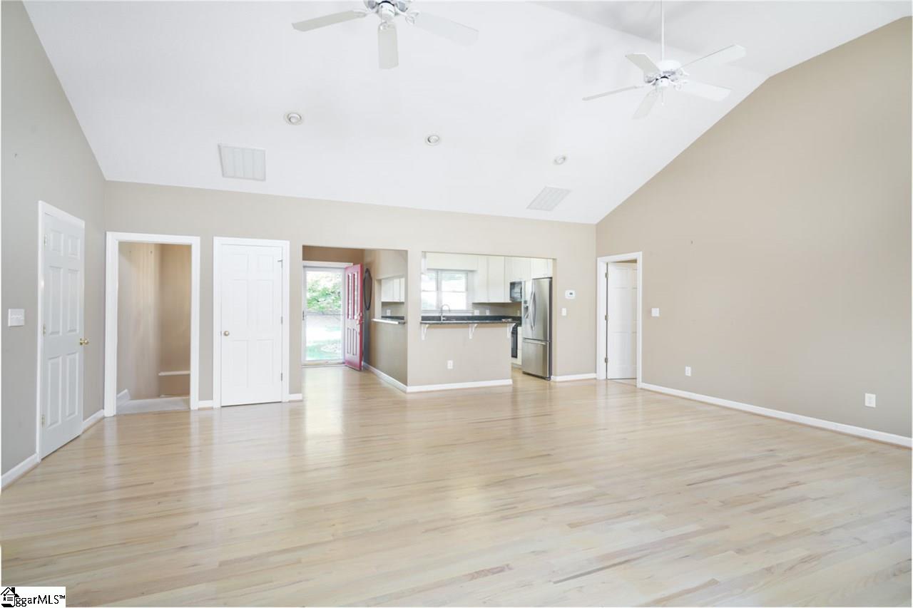 113 Raptor Way Landrum, SC 29356 - Photo 8 of 33