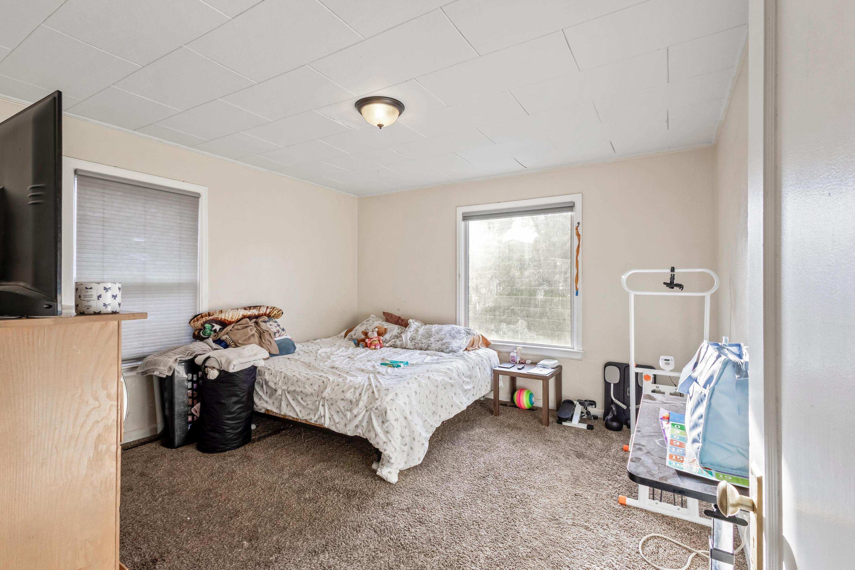 433 Southeast 9th Street Madras, OR 97741 - Photo 15 of 27 Bedroom
