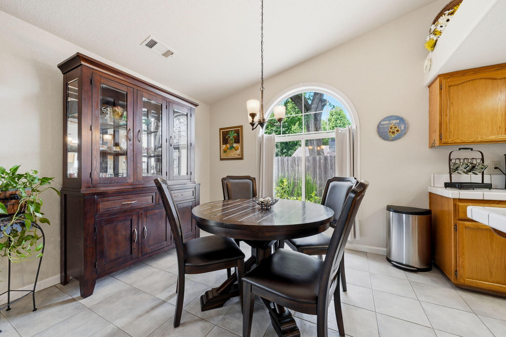 6834 Irving Road Redding, CA 96001 - Photo 9 of 26 Dining