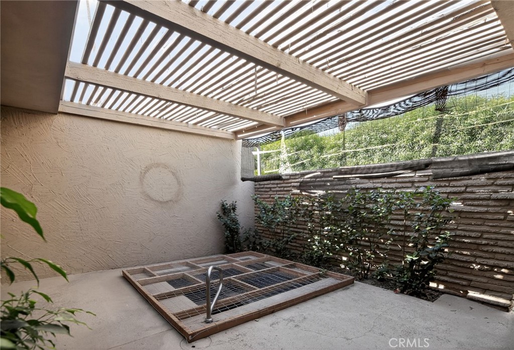 76695 Roadrunner Drive Indian Wells, CA 92210 - Photo 4 of 29 a view of room with window