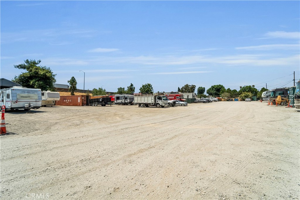 10404 Foothill Boulevard Sylmar, CA 91342 - Photo 19 of 29