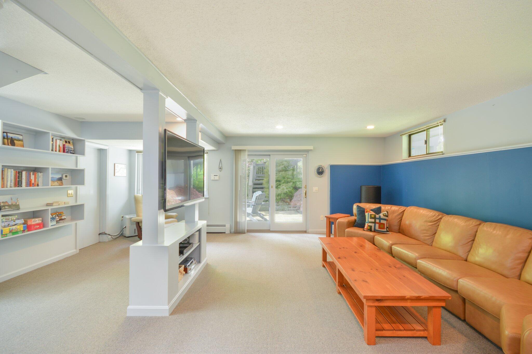 202 Old County Road East Sandwich, MA 02537 - Photo 31 of 37 Family Room