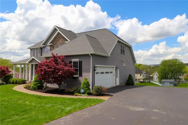 $584,900 | 5 Chelsea Drive, Horseheads, NY 14845