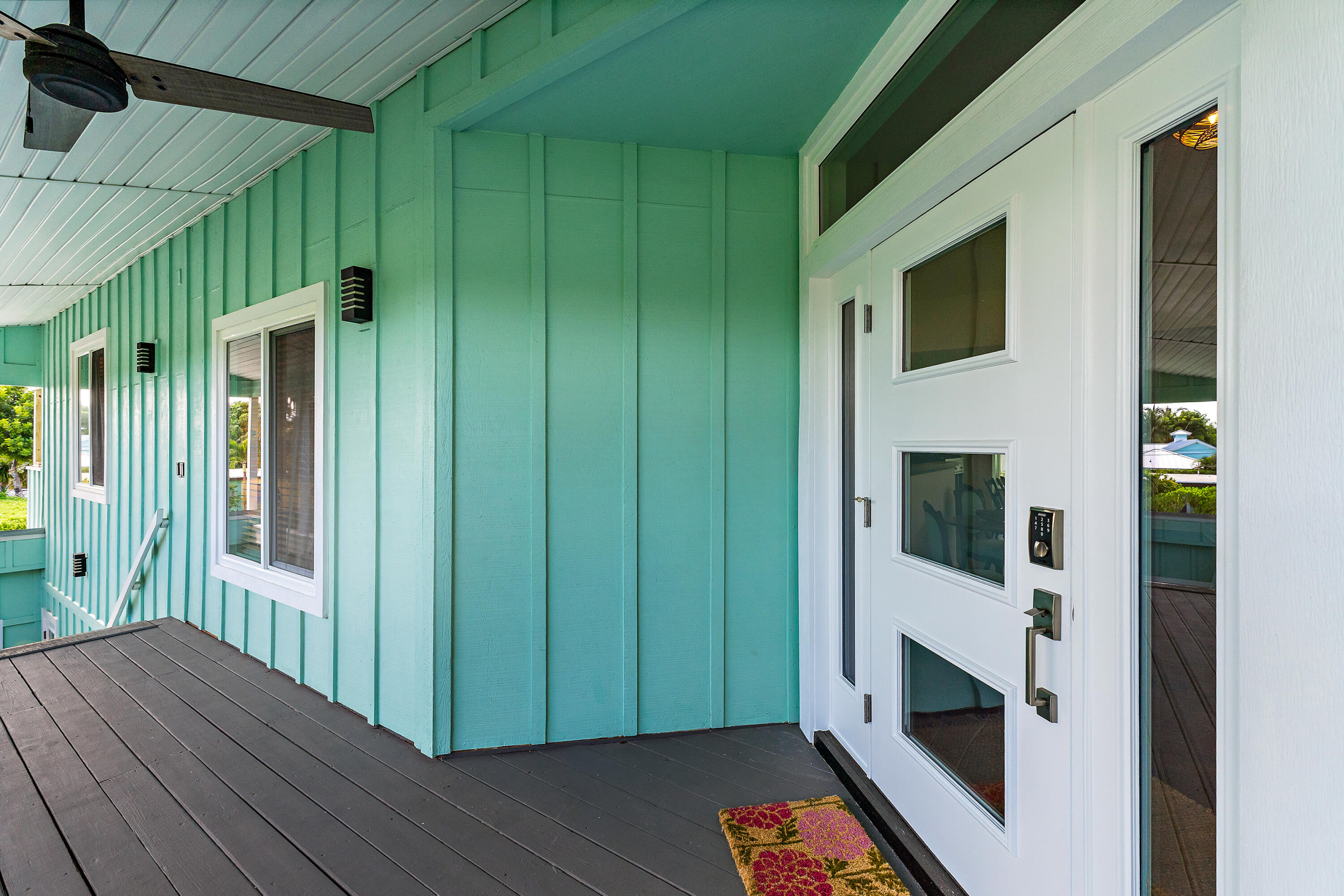 3463 Canal Court Jupiter, FL 33469 - Photo 11 of 62 Entry