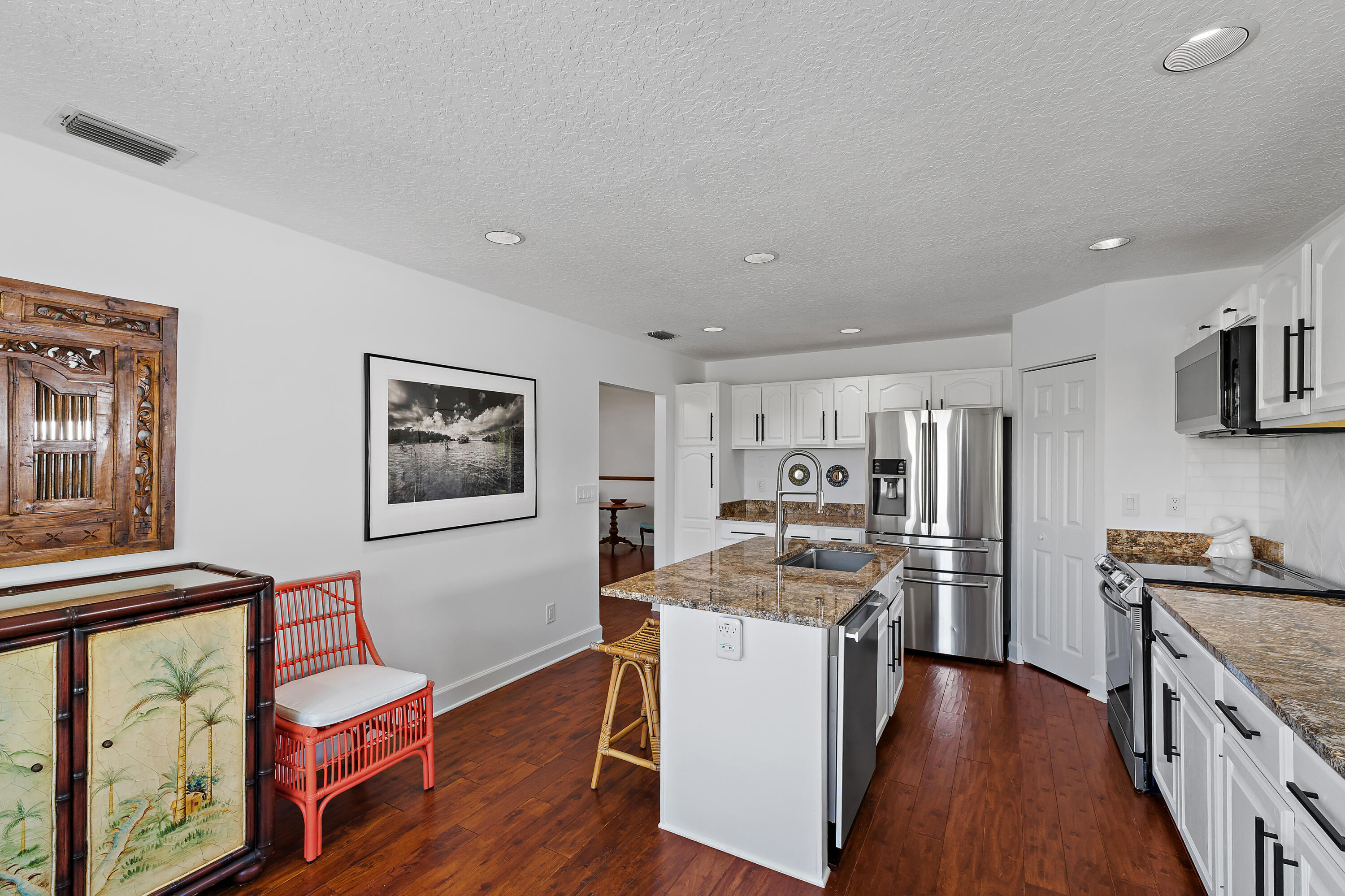 3463 Canal Court Jupiter, FL 33469 - Photo 21 of 62 Kitchen