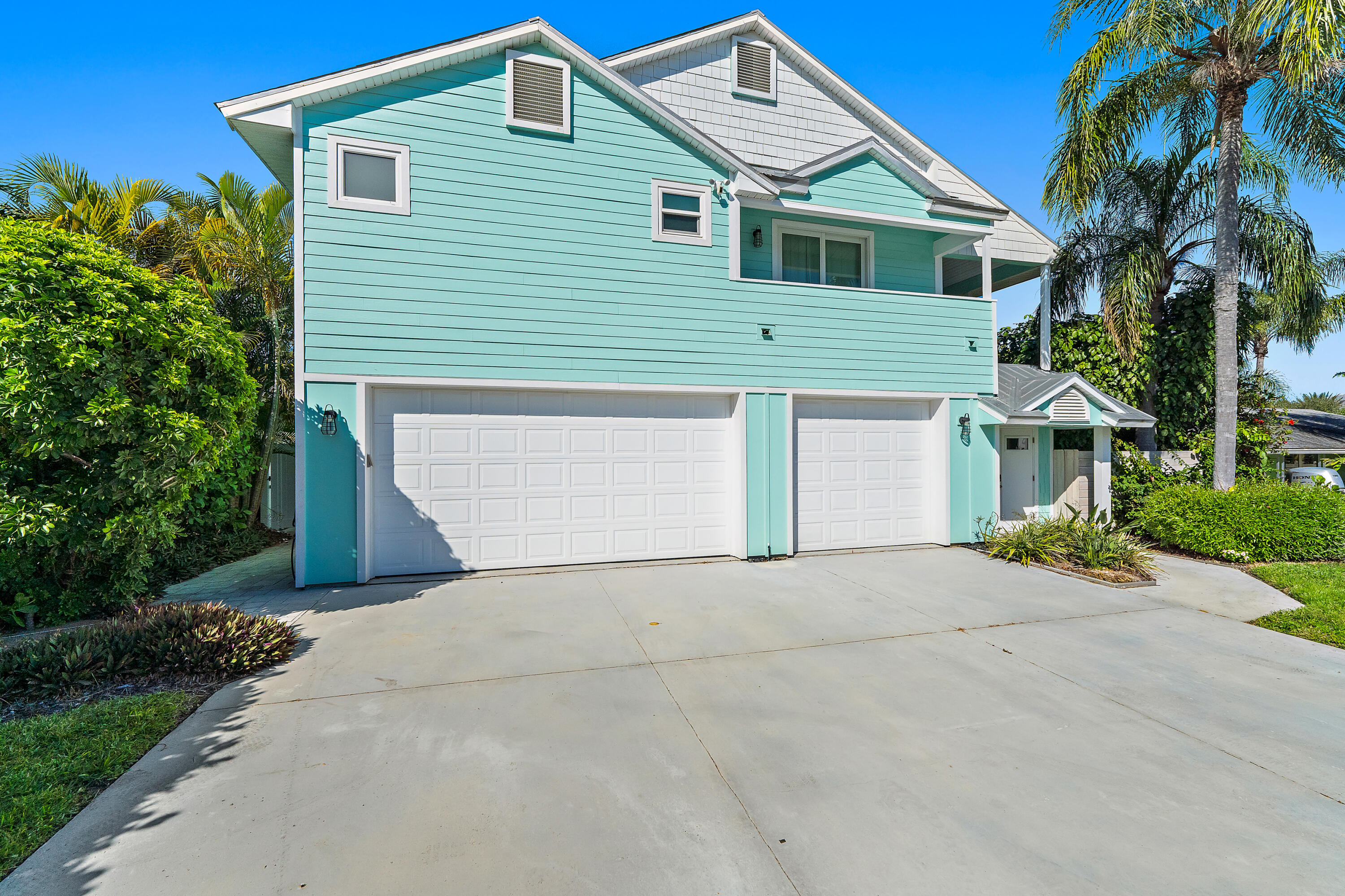 3463 Canal Court Jupiter, FL 33469 - Photo 3 of 62 002-3463CanalCt-Jupiter-FULL