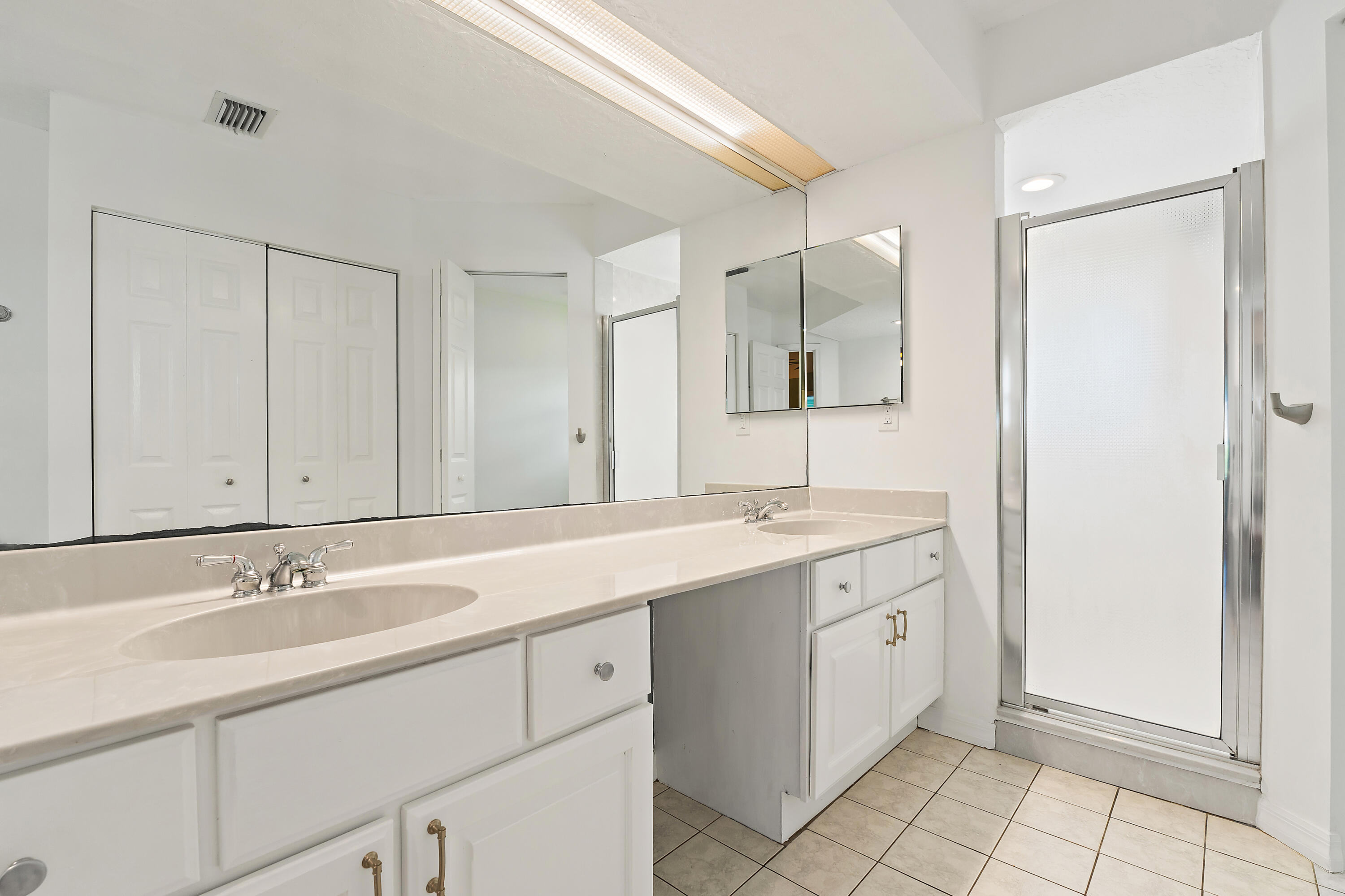 3463 Canal Court Jupiter, FL 33469 - Photo 34 of 62 Primary Bath