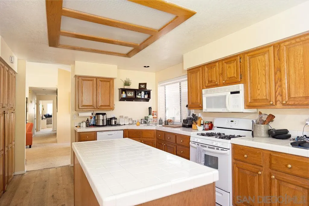1126 Cottontail Road Vista, CA 92081 - Photo 4 of 18 Gallery Image 4