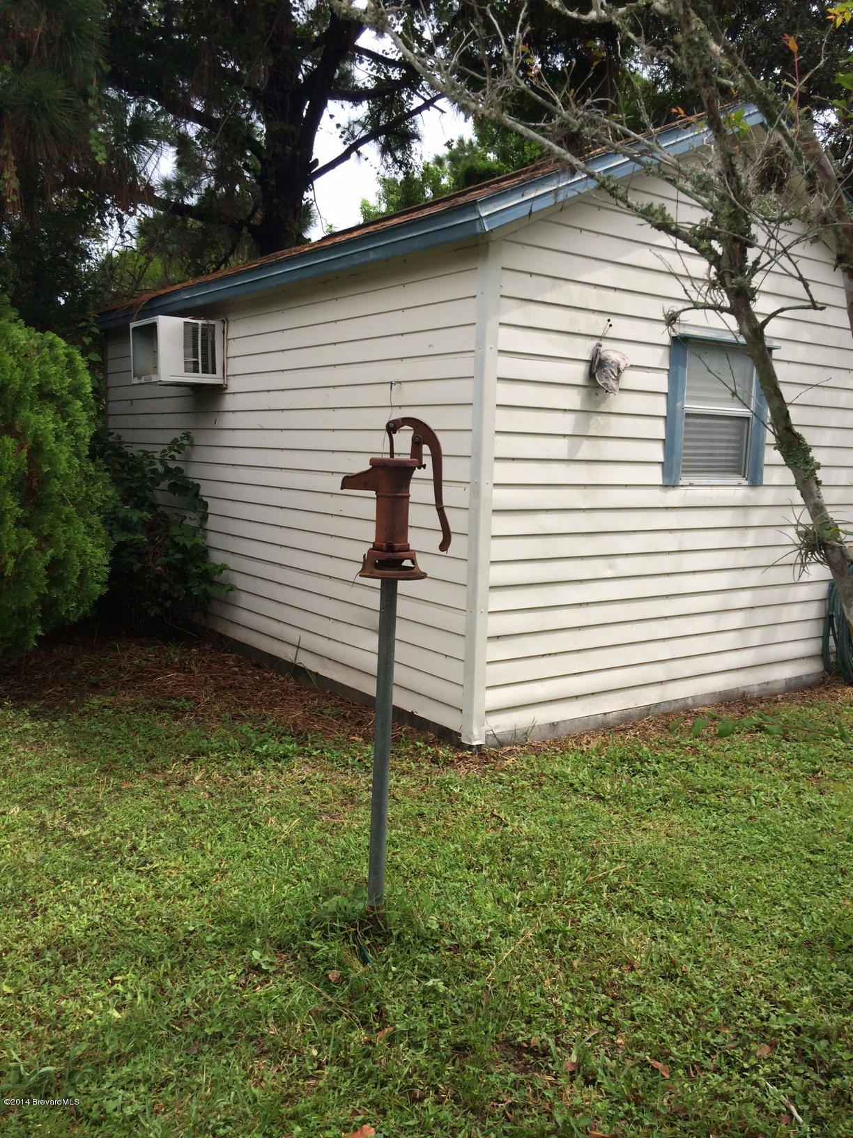 2529 Amberly Road Northeast Palm Bay, FL 32905 - Photo 21 of 21 Pump for Well